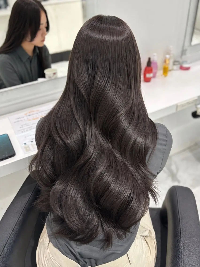 ロング カラー 流行りの透明感カラー ×縮毛矯正🤍ユウのヘアスタイル
