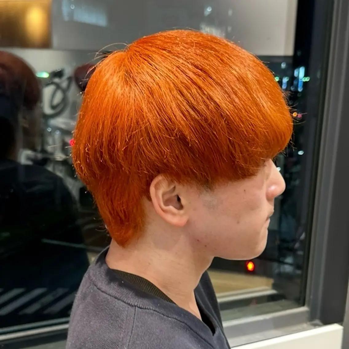 ショート カラー メンズ ハイトーンニュアンス 毛流れシャドウパーマのヘアスタイル