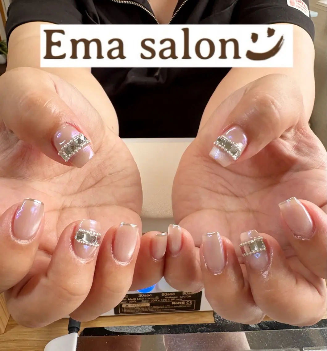 ネイル ラメ(グリッター) ミラーネイル シルバー シンプルネイル ハンドネイル Ema salon hiromiのネイルデザイン