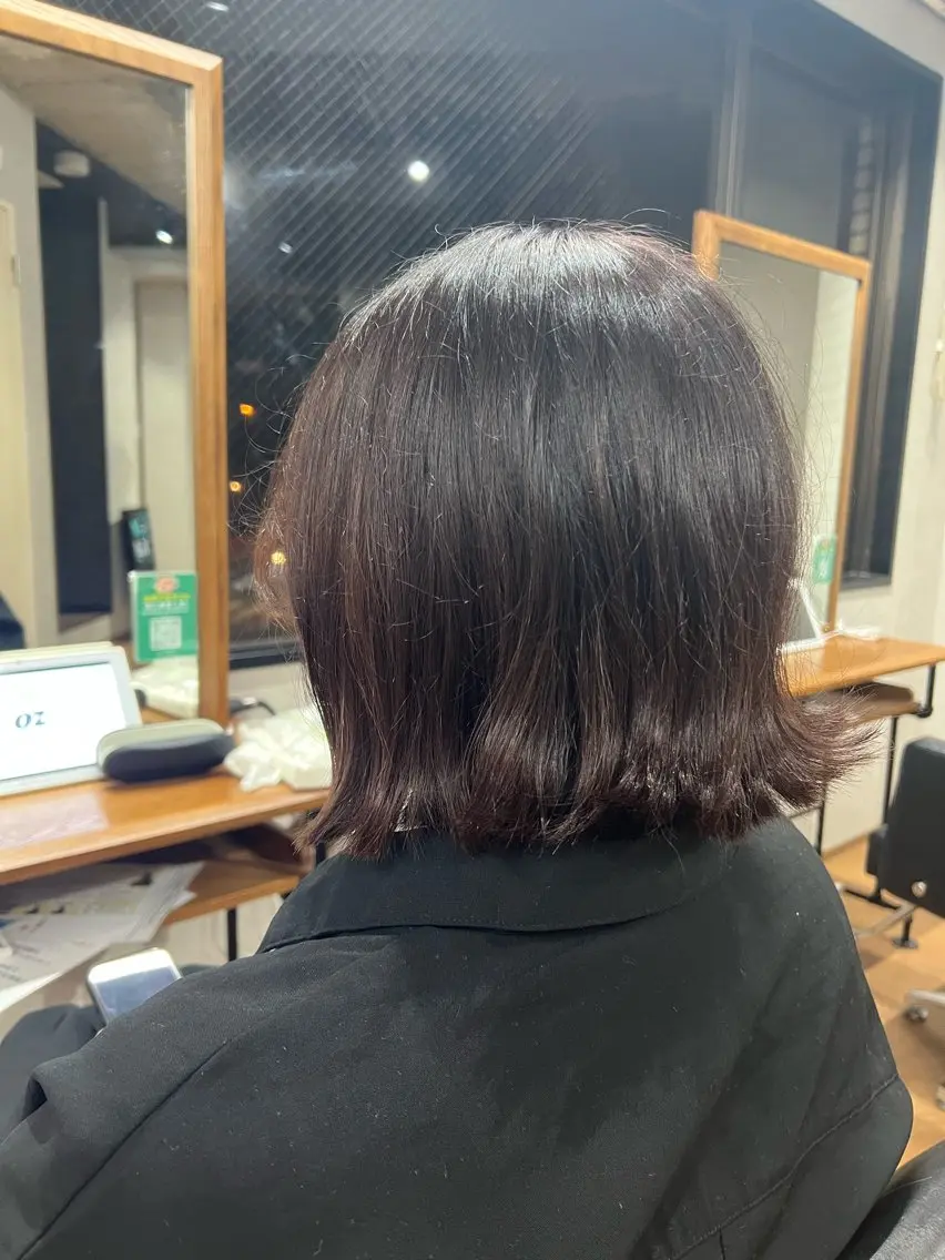ミディアム ボブレイヤー ボブ 顔まわりレイヤー レイヤーカット カット ヘアカラー イリオモテ レナのヘアスタイル