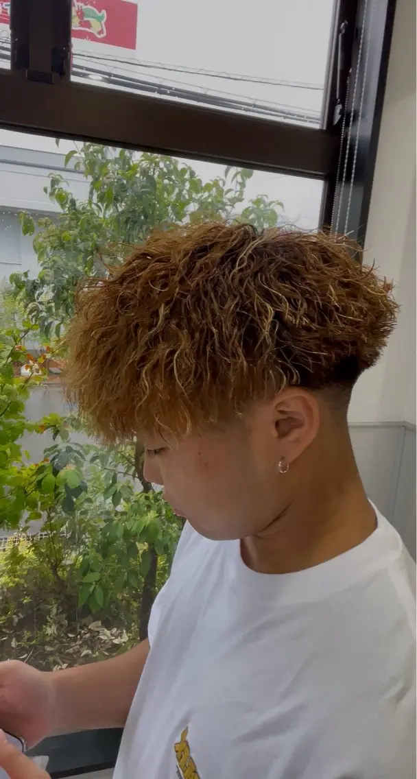 ショート カラー パーマ メンズ 長尾 康生のヘアスタイル