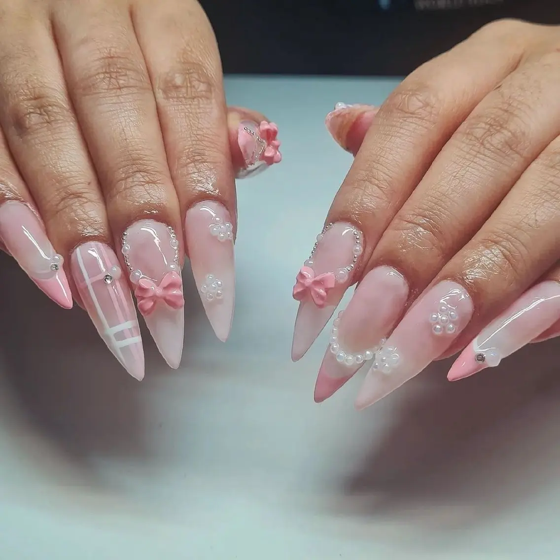 ネイル オーロラネイル ブルー チークネイル 長さ出し フットネイル ハンドネイル AMI  NAIL 池袋のネイルデザイン