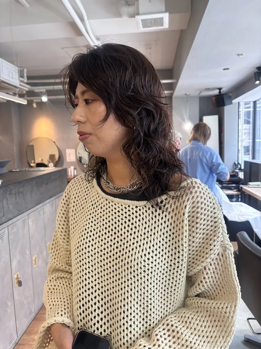 ミディアム ミディアムパーマ ウルフカット 山本 千尋のヘアスタイル