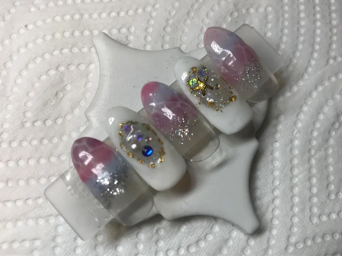 ミディアム ネイル ハンドネイル M. KOTOMIのネイルデザイン
