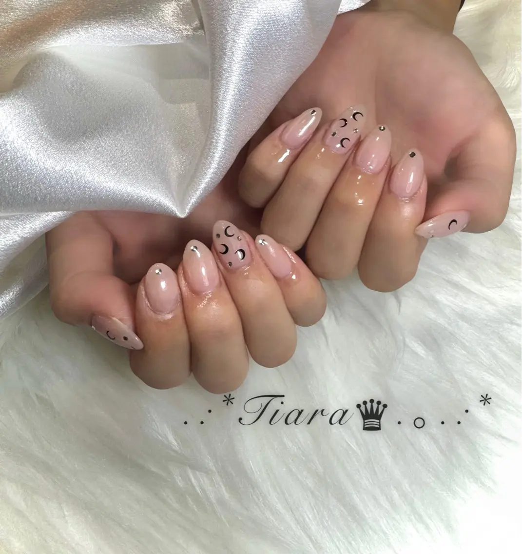 ネイル ハンドネイル Tiara♛ティアラ 磯田くるみのネイルデザイン