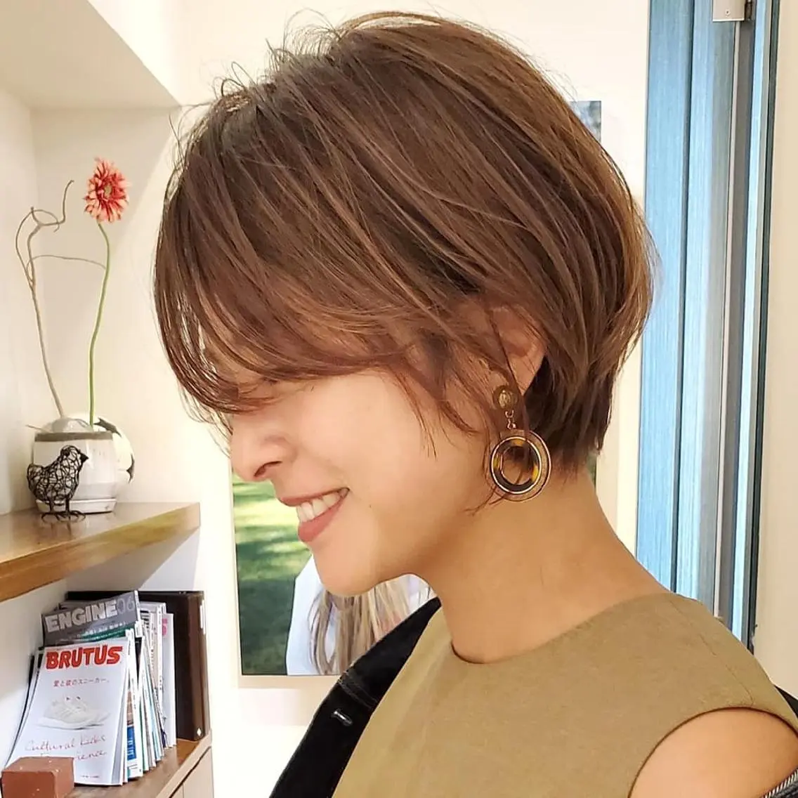 ショート 中高下 由真のヘアスタイル
