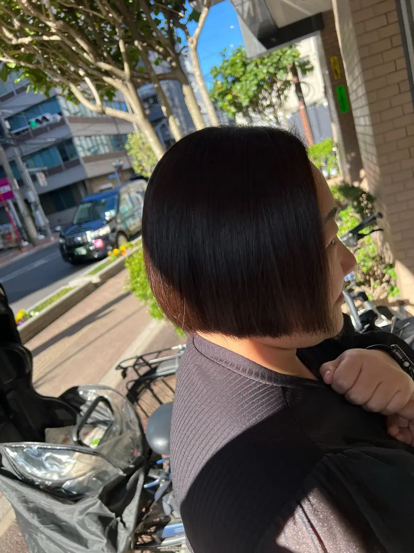 ショート moe   美髪矯正 ツヤツヤストレートのヘアスタイル