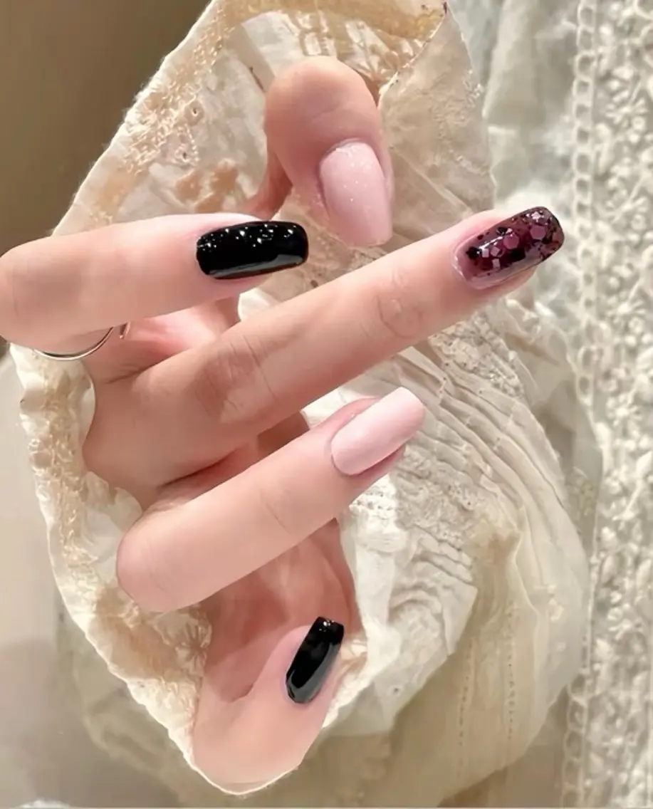 ネイル チークネイル 長さ出し フラワーネイル フレンチネイル ガーリー sun nail池袋 モデル募集のネイルデザイン