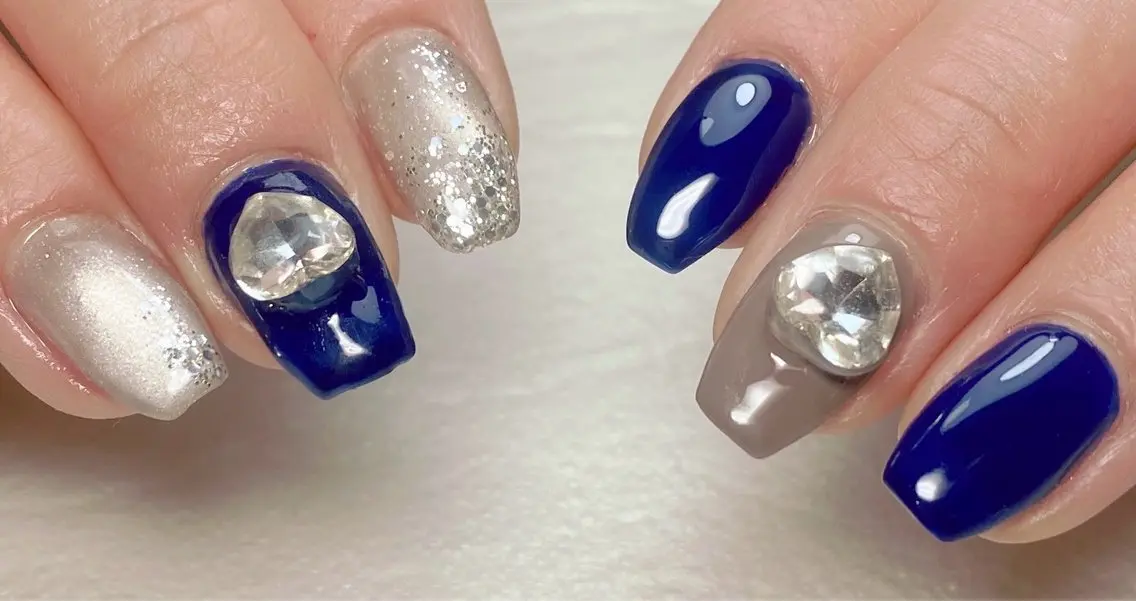 ネイル 長さ出し フラッシュネイル マグネットネイル 持ち込み ネイビー ハンドネイル Nail Salon K 🧸美爪育成のネイルデザイン