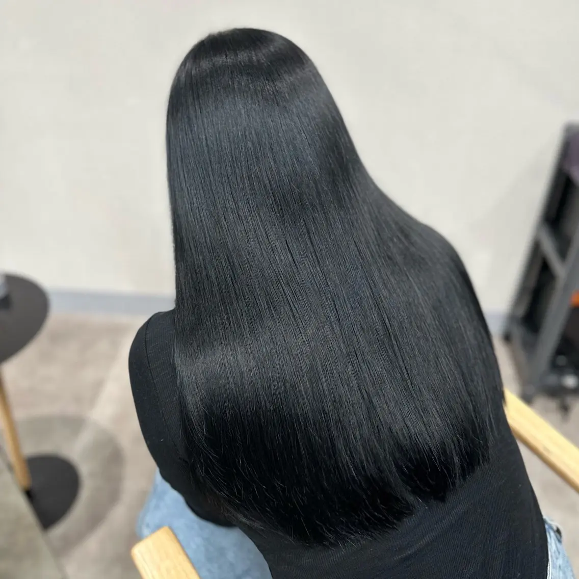 ロング カラー 黒髪 ブルーカラー ブルーブラック 💈原宿指名No.1 センターパート💈のヘアスタイル