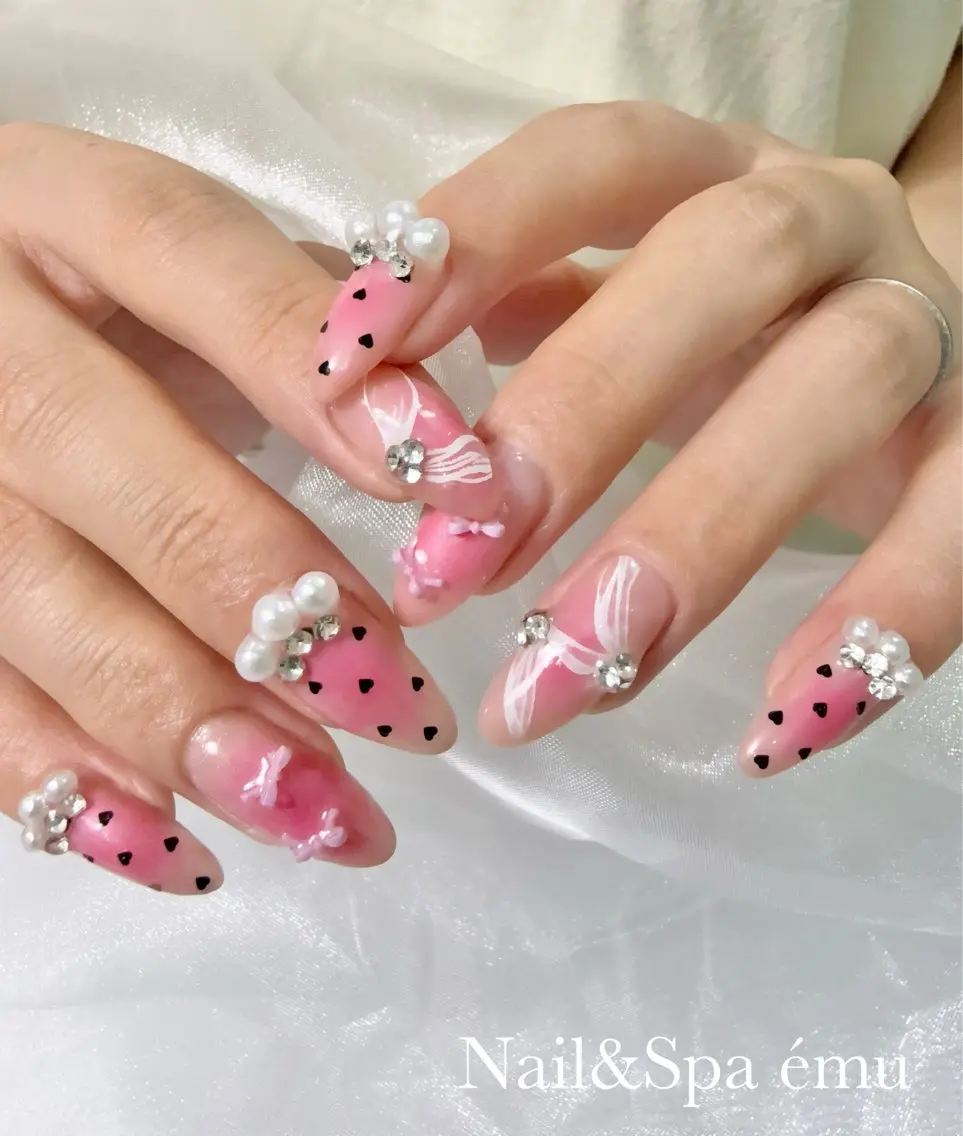 ネイル チークネイル ドット ハート ワンホンネイル ハンドネイル Nail&Spa émuのネイルデザイン
