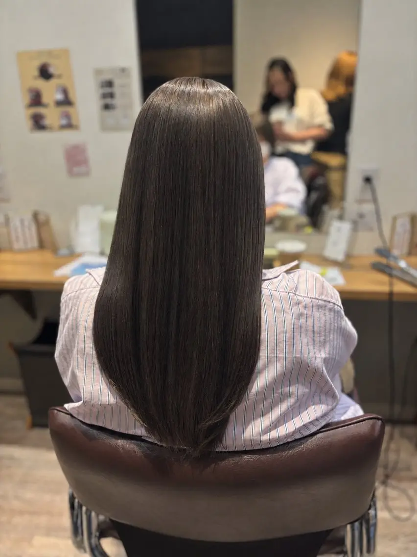 ロング カラー ブリーチ グレージュ Shino /ショートカットのヘアスタイル