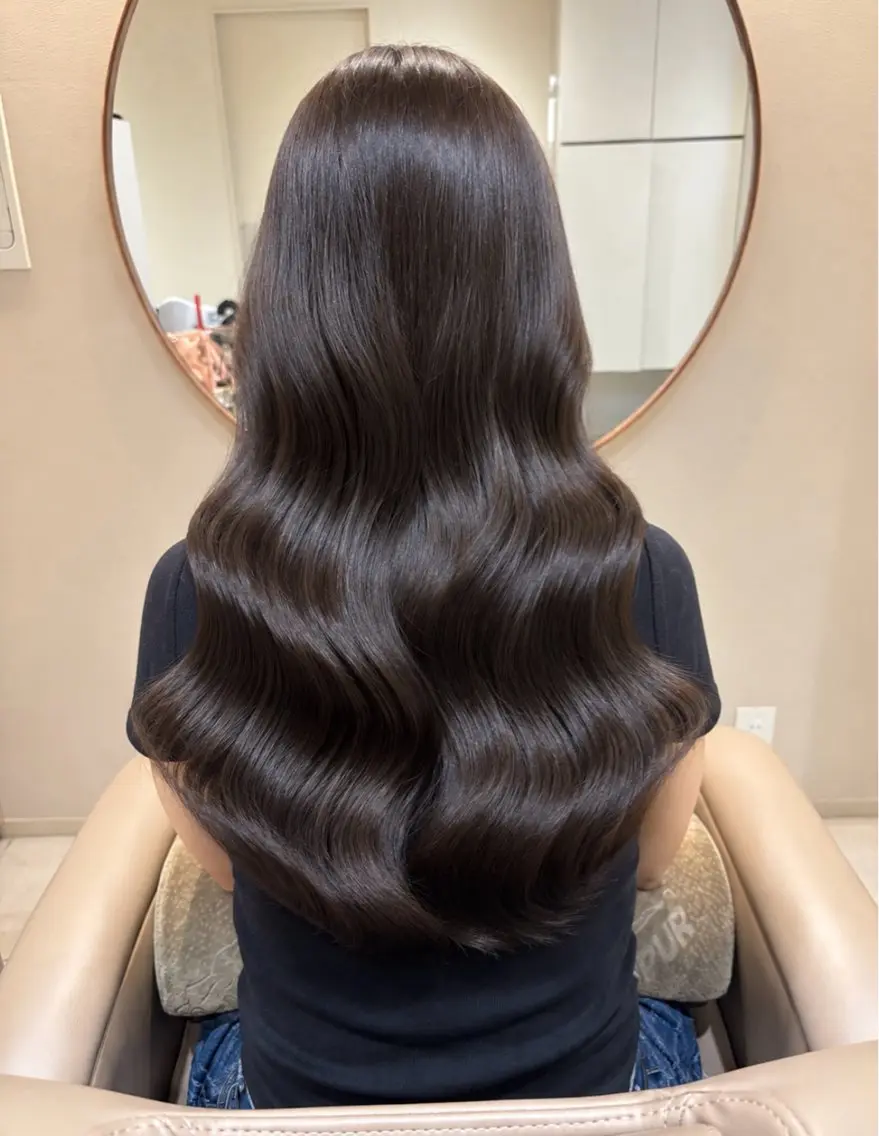 ロング カラー ショコラグレージュ グレージュ レイヤーカット MACO/ 難波美容室のヘアスタイル