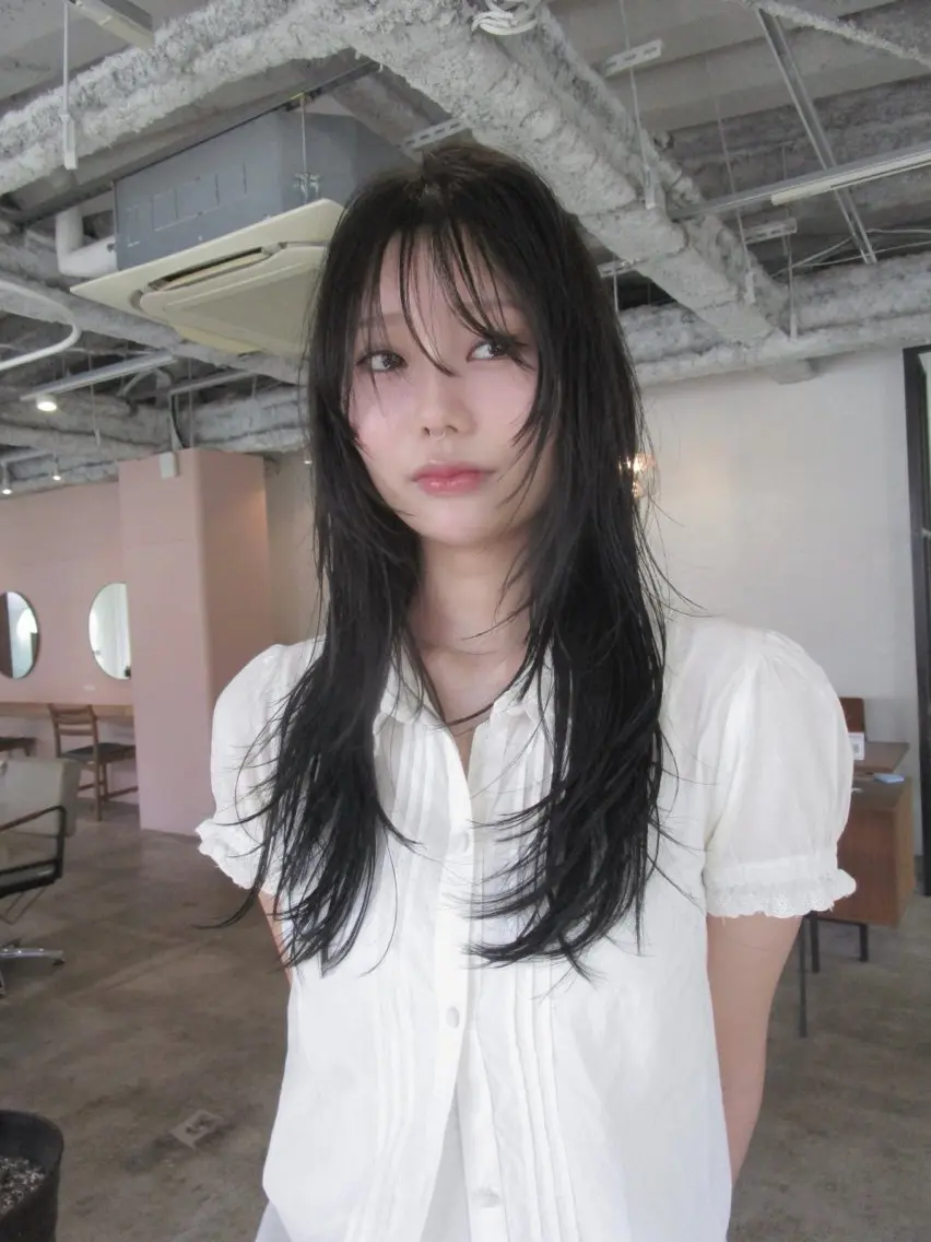ロング カラー 黒髪 透明感カラー 顔周りカット レイヤーカット カット ヘアカラー トリートメント yu maのヘアスタイル
