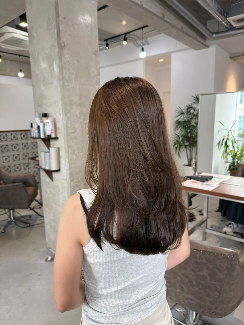 セミロング カラー レイヤーカット カット ヘアカラー トリートメント カイリ /レイヤーカットのヘアスタイル