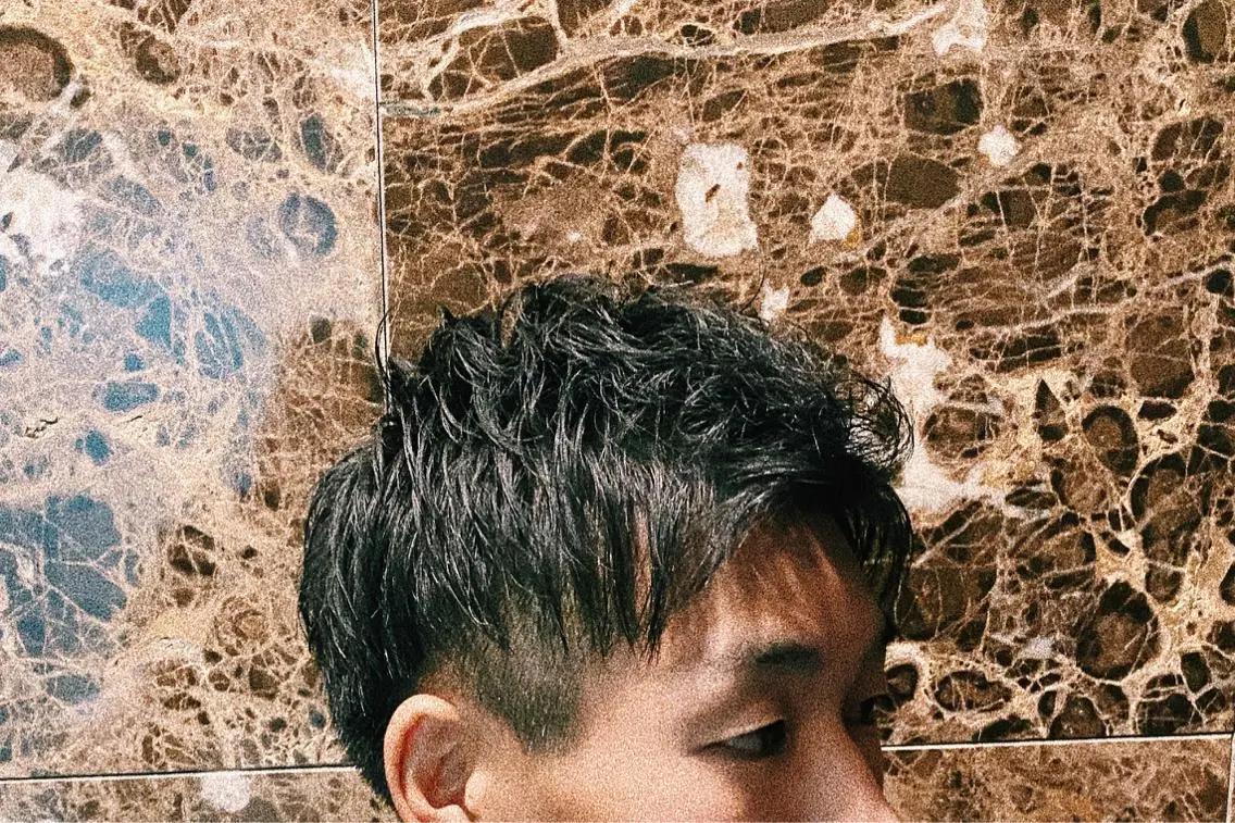 ショート パーマ メンズ 加藤 瑞季のヘアスタイル