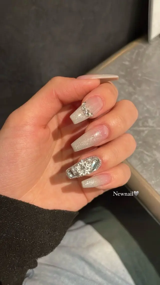 ネイル チークネイル ドット フットネイル フレンチネイル グラデーション ハンドネイル ハンドケア Nihonthy Nail 新宿のネイルデザイン