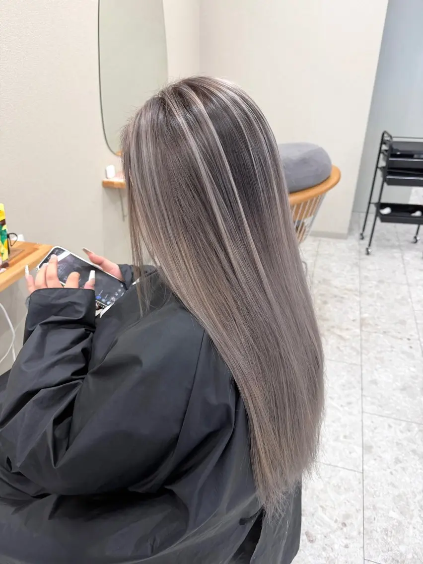 ロング カット ヘアカラー 福田 美波のヘアスタイル