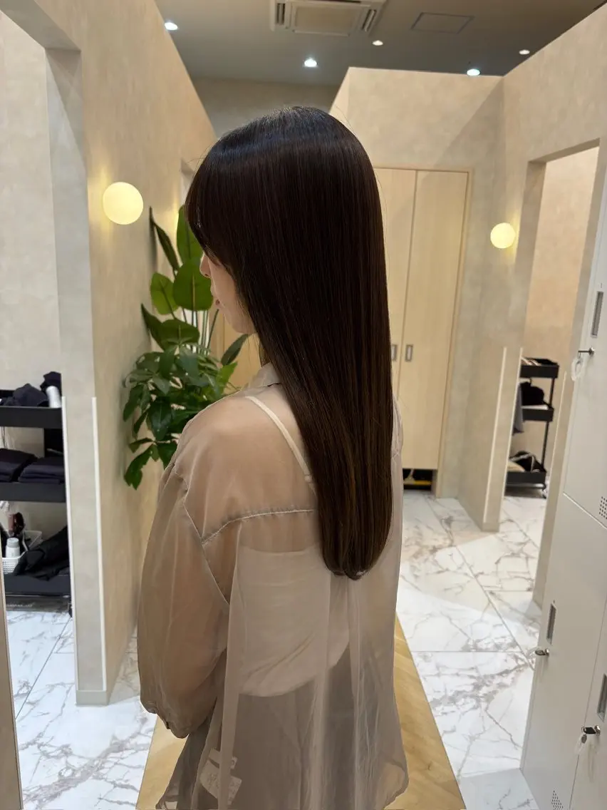 セミロング カラー 赤み消し・レイヤー 髪質改善 丸毛一輝のヘアスタイル