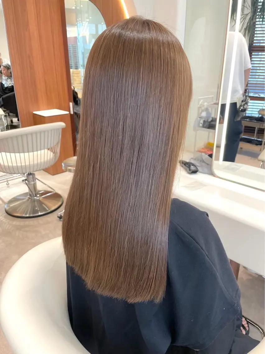 セミロング カラー ベージュカラー 透明感カラー 髪質改善 レイヤーカット トリートメント ヘアカラー トリートメント レイヤー/ハッシュ 渋谷/サッタのヘアスタイル