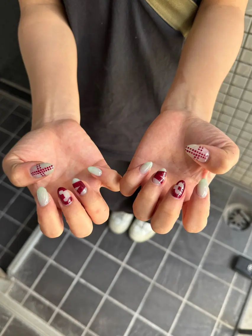 ネイル ハンドネイル カエデ/ 海外ネイル🌺のネイルデザイン