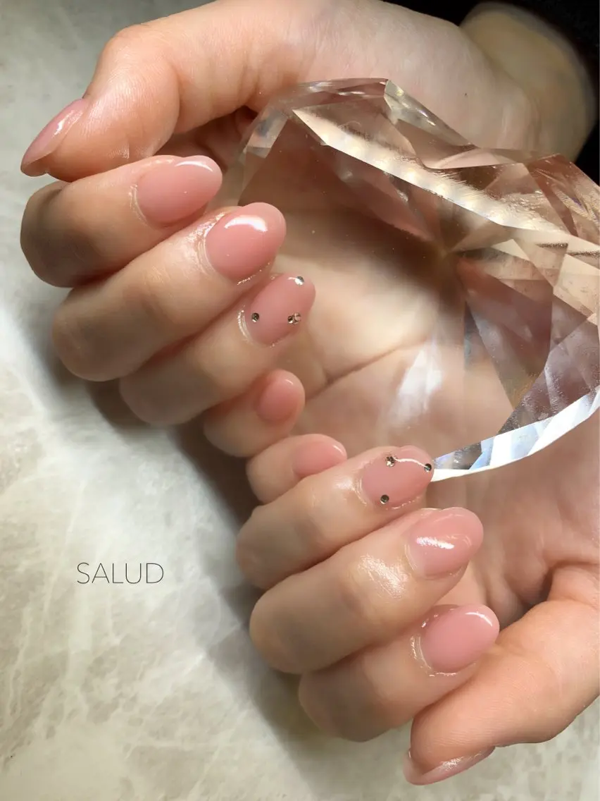 ネイル ストーンネイル ハンドネイル Nail Salon SALUDのネイルデザイン