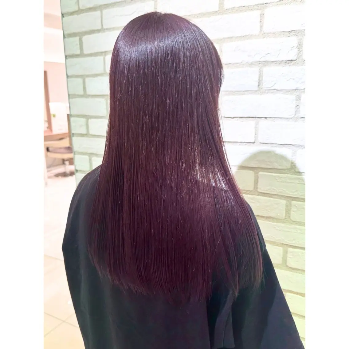 ロング カラー ブリーチ ロング トリートメント 髪質改善ストレート インナーカラーハズキのヘアスタイル