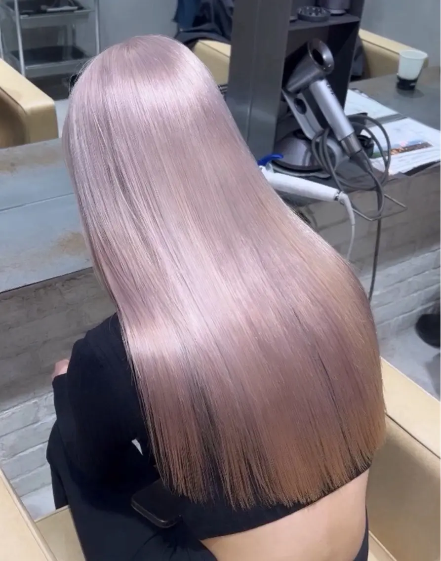 ロング カラー ブリーチ ピンクカラー ヘアカラー めいALBUM銀座 透明感･白玉効果🫧のヘアスタイル