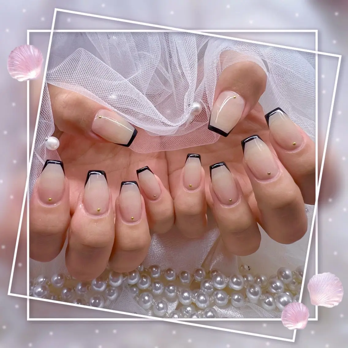 ネイル チークネイル フレンチネイル グラデーション マグネットネイル マグネットフレンチ ハンドネイル Chill Nailsalonのネイルデザイン