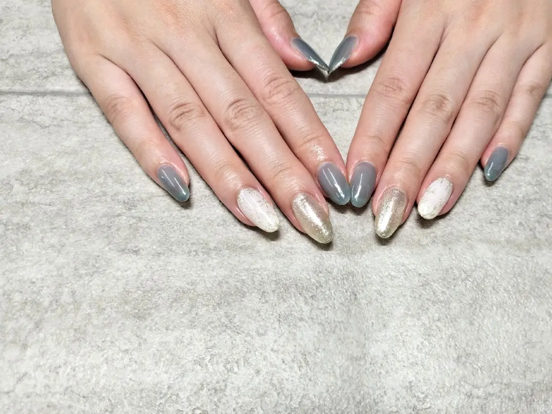 ネイル フラワーネイル キラキラネイル ハンドネイル She by M. Ryoukaのネイルデザイン