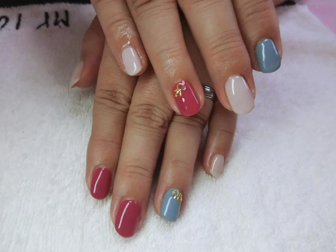 ネイル ワンカラーネイル ストーンネイル Era nailのネイルデザイン