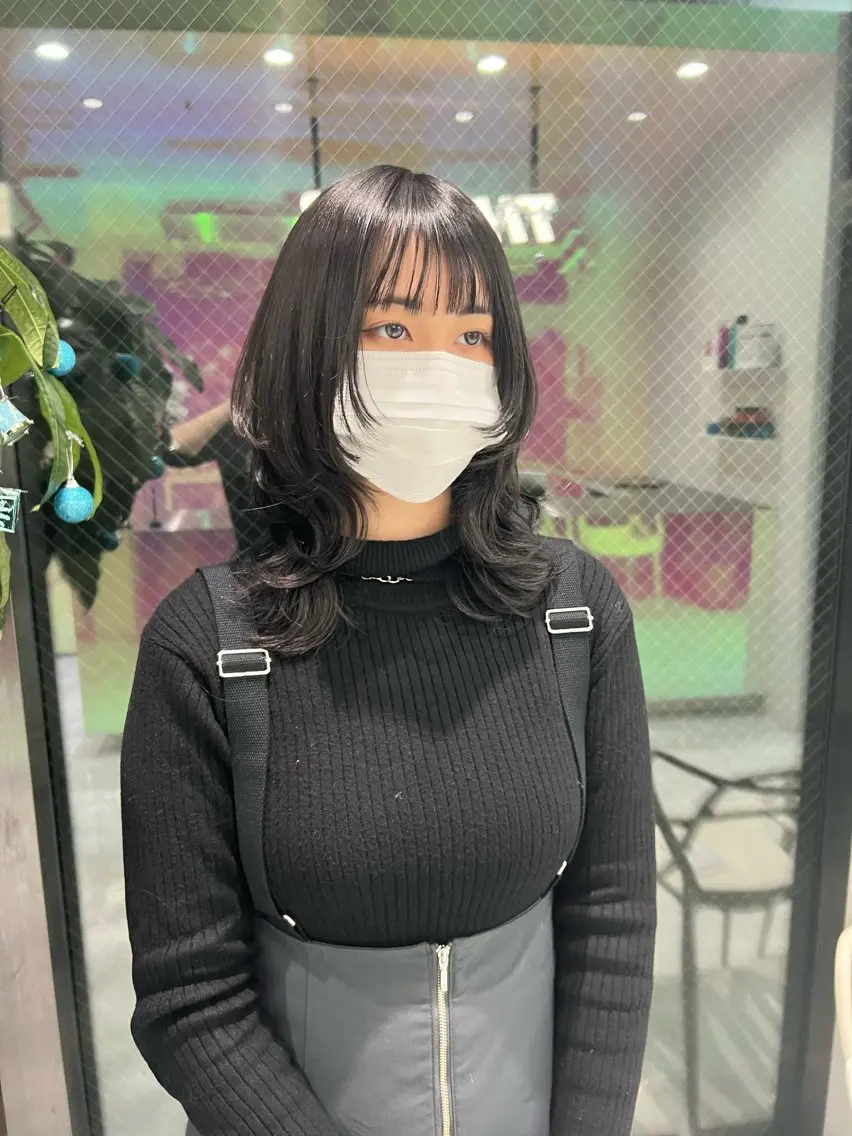 ミディアム カラー KANAMI 🌏のヘアスタイル