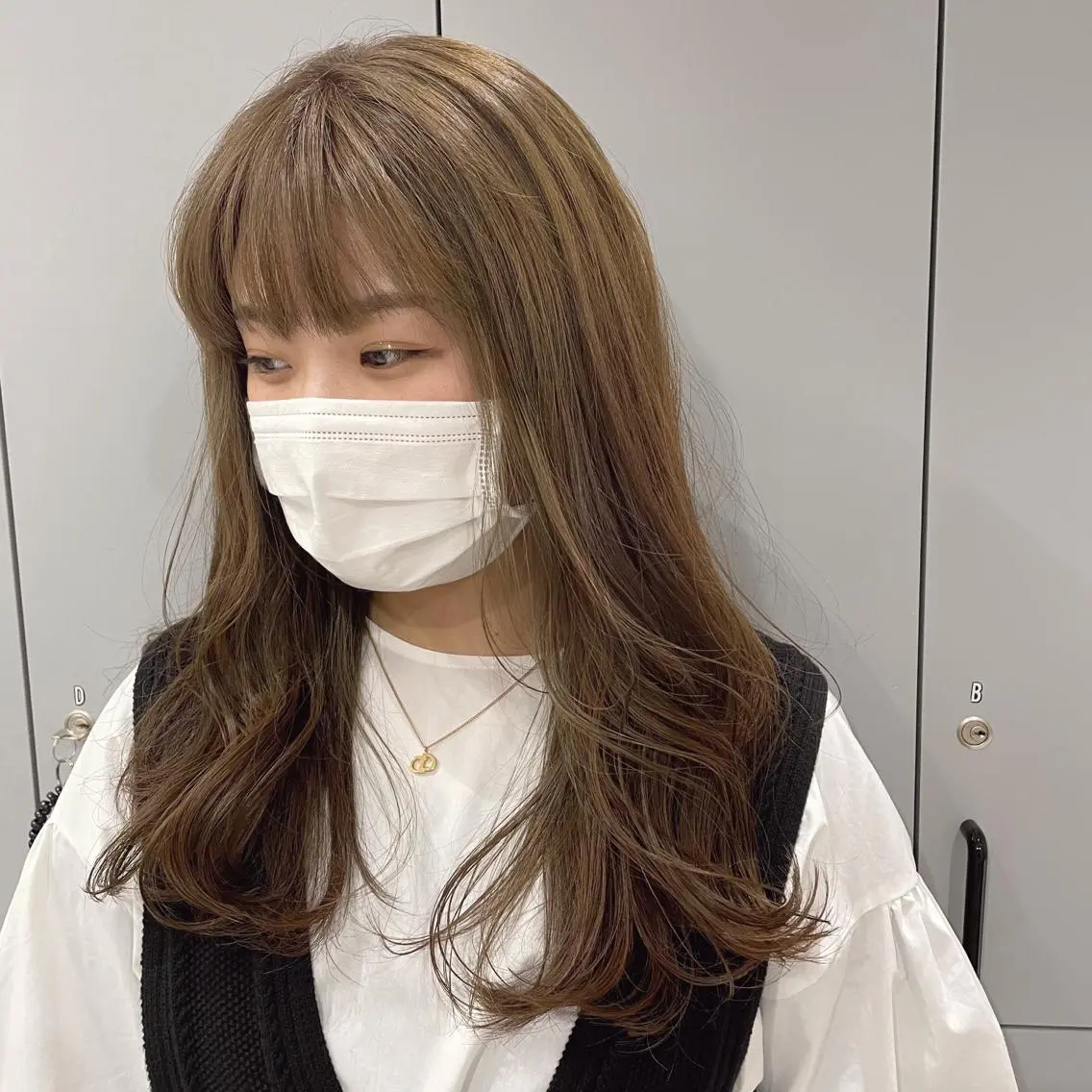 ロング カラー ブリーチ カット ヘアカラー トリートメント 狩野 羅夢のヘアスタイル