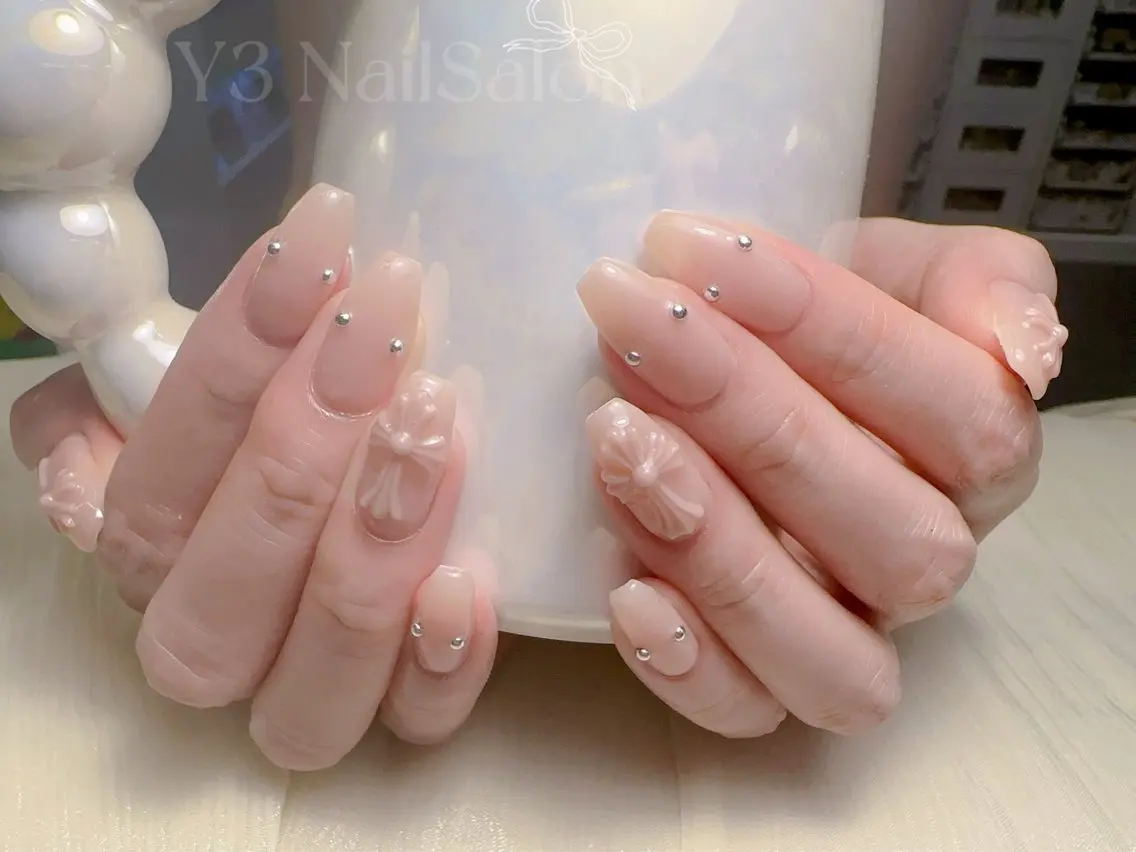 ネイル 韓国ネイル シルバー シンプルネイル ハンドネイル Y3 NailSalonのネイルデザイン