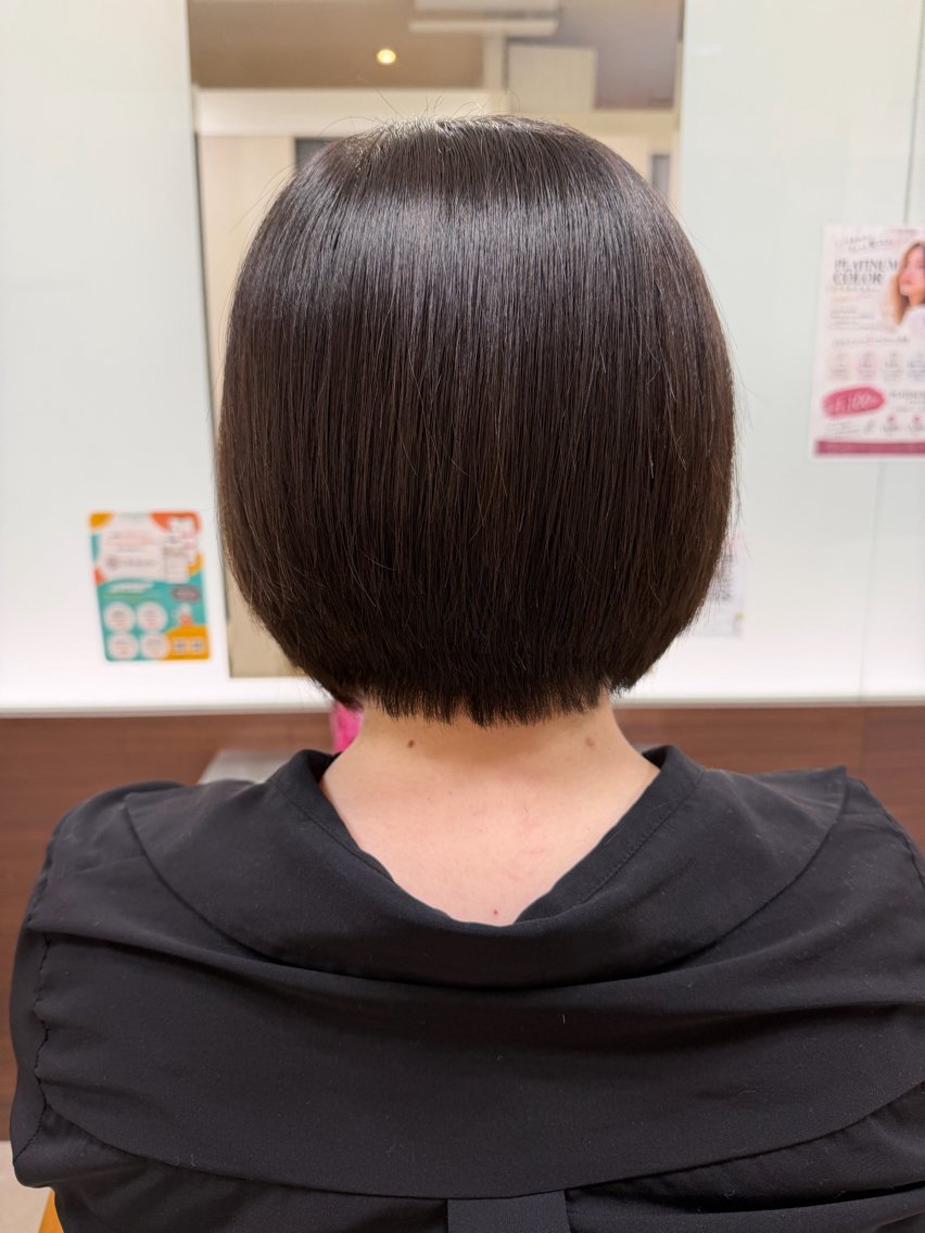 ショート moe 矯正 さらさらストレートのヘアスタイル