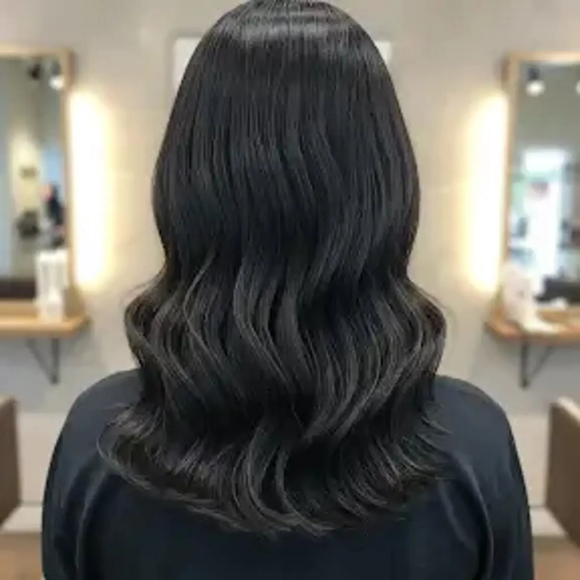 ロング カラー アッシュ アッシュグレー 透明感カラー 学生 レイヤーカット メルクヘアー 中澤のヘアスタイル