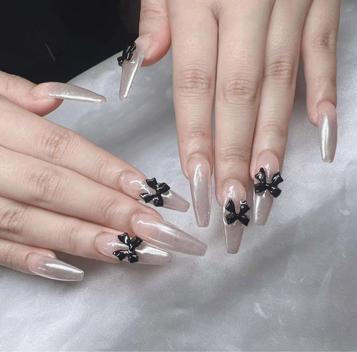 ネイル 長さ出し グラデーション 卒業式 キラキラネイル マグネットネイル ハンドネイル Lee Nailsのネイルデザイン
