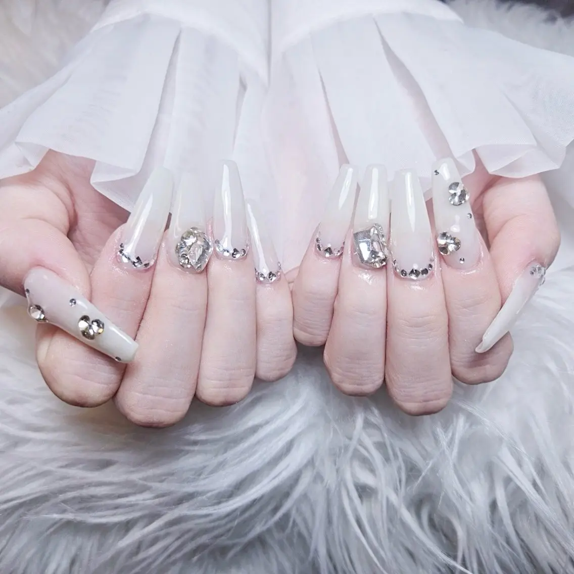 ネイル ハンドネイル 🍭Yun nail hyejin🌸のネイルデザイン