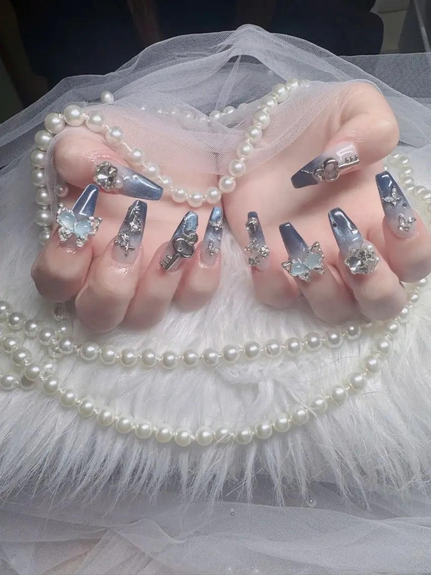 ネイル オーロラネイル フレンチネイル ジェルネイル ハロウィン 韓国ネイル ハンドネイル H.baby Nail Salonのネイルデザイン