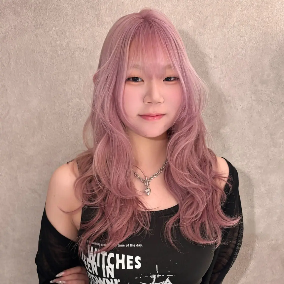 ロング ヘアカラー YUI/ ハイトーン デザインカラーのヘアスタイル