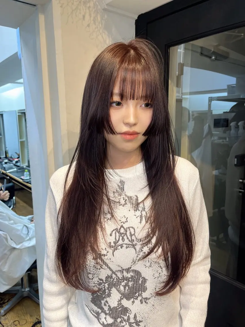 ロング 顔まわりレイヤー 姫カット レイヤーカット カット Airi 韓国y2k ハイレイヤーのヘアスタイル