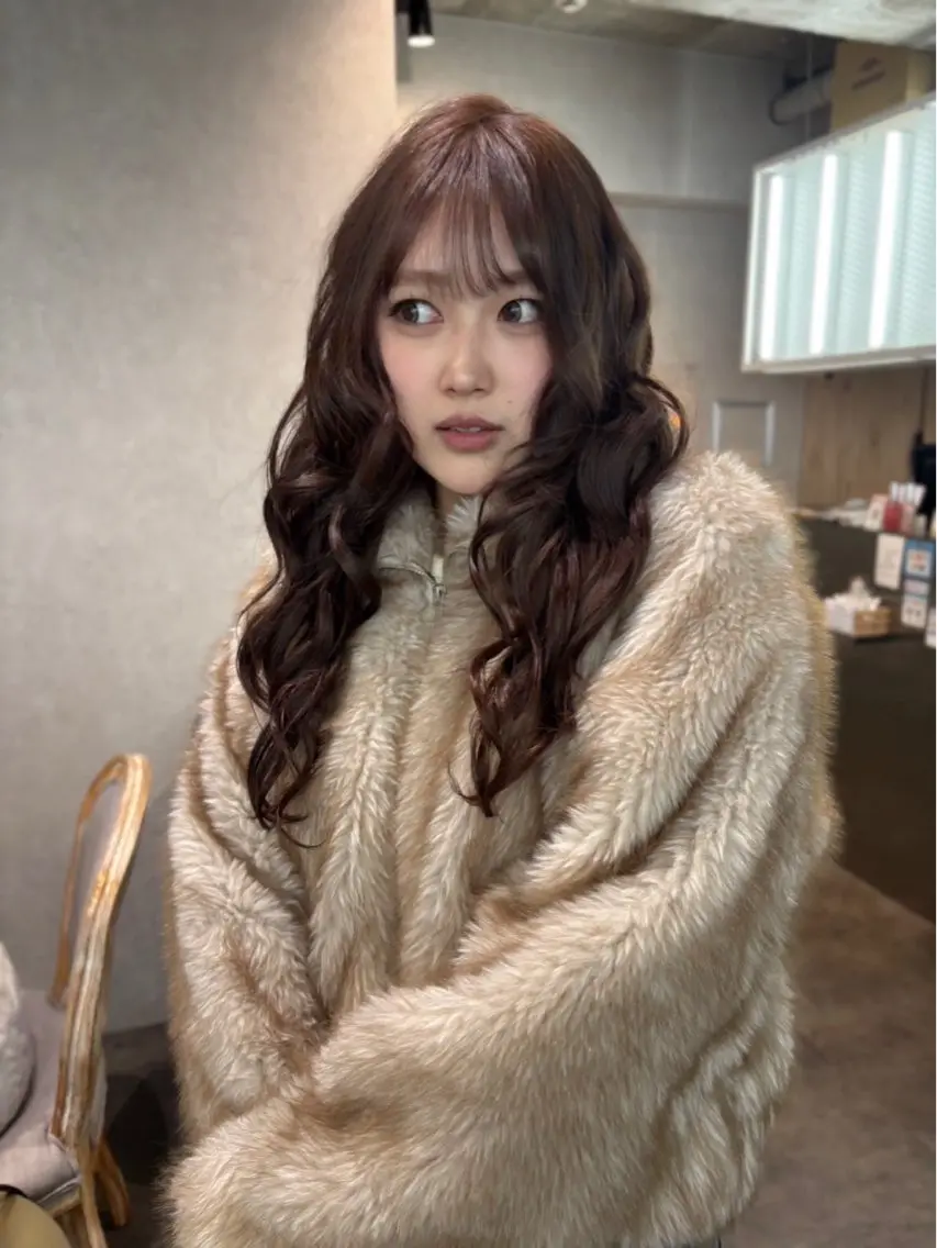 ロング カラー ヘアアレンジ 切りっぱなしボブ ブリーチ ダブルカラー イヤリングカラー ハイライトカラー iona/ハイトーン /ネイルのネイルデザイン