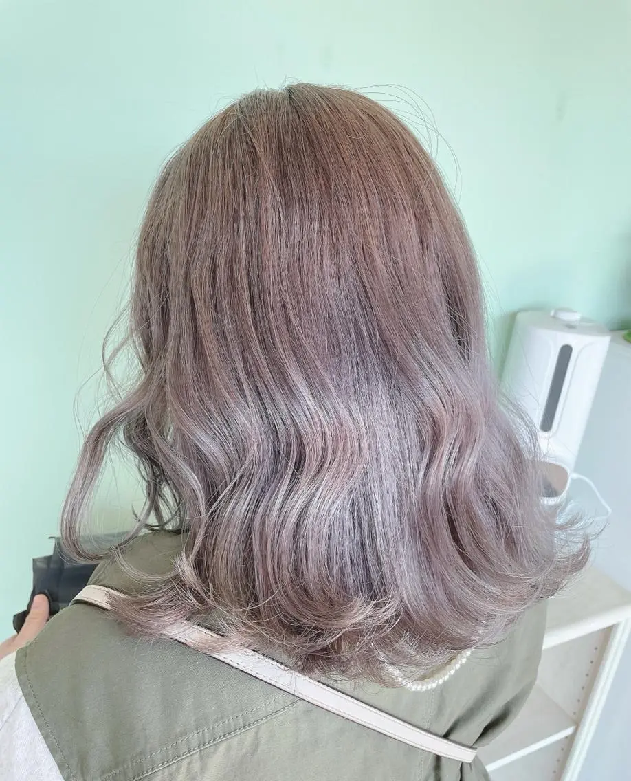 【ミルクティーベージュにしたい方👱🏻‍♀️✨】ブリーチ＋追いブリーチ＋ヘアカラー（シャンプーブロー込み）の写真