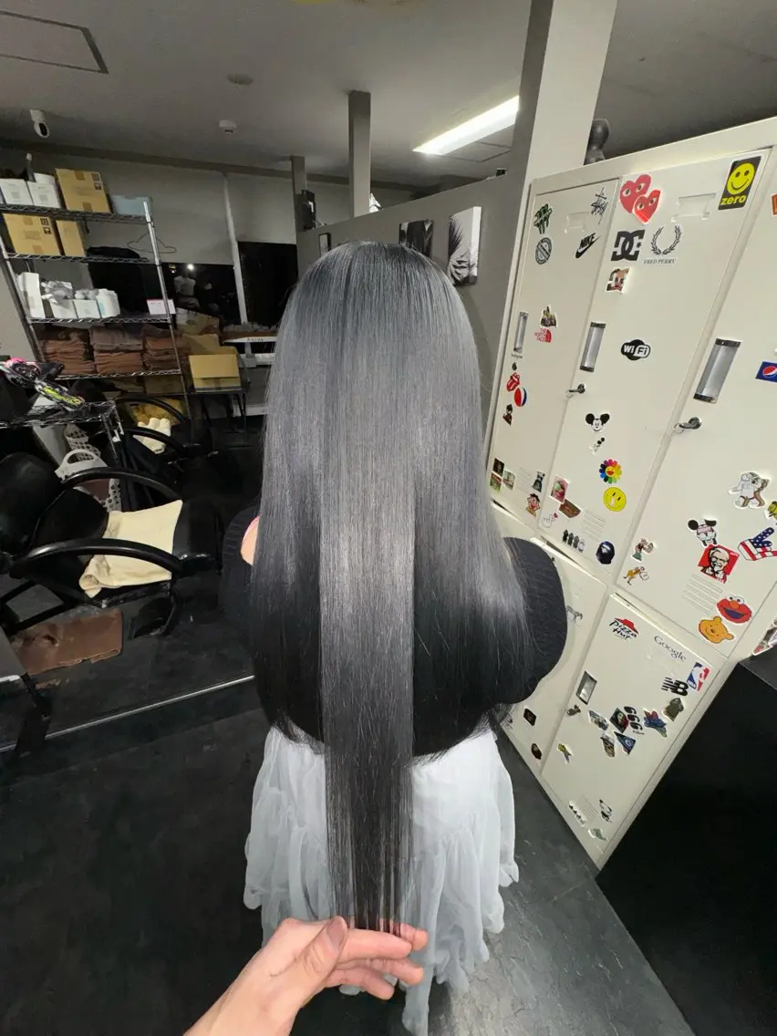 ロング カラー ヘアアレンジ ヘアカラー ホワイトカラー/ ピンクベージュにったのヘアスタイル
