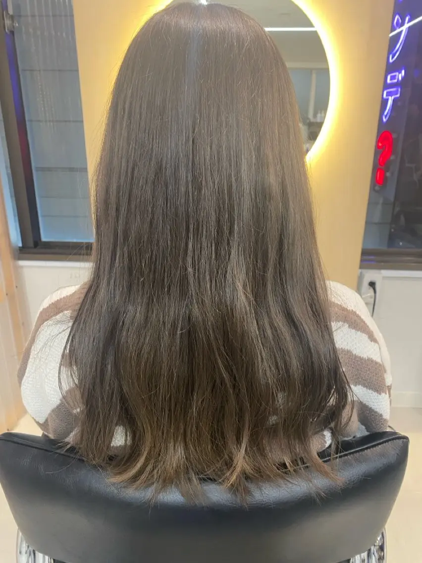 ロング カラー ベージュカラー 透明感カラー ミルクティーベージュ ヘアカラー トリートメント 山田 希綺のヘアスタイル