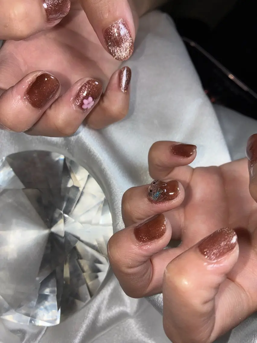 ショート ハンドネイル YOKOSUKA NAILS💅🩶のネイルデザイン