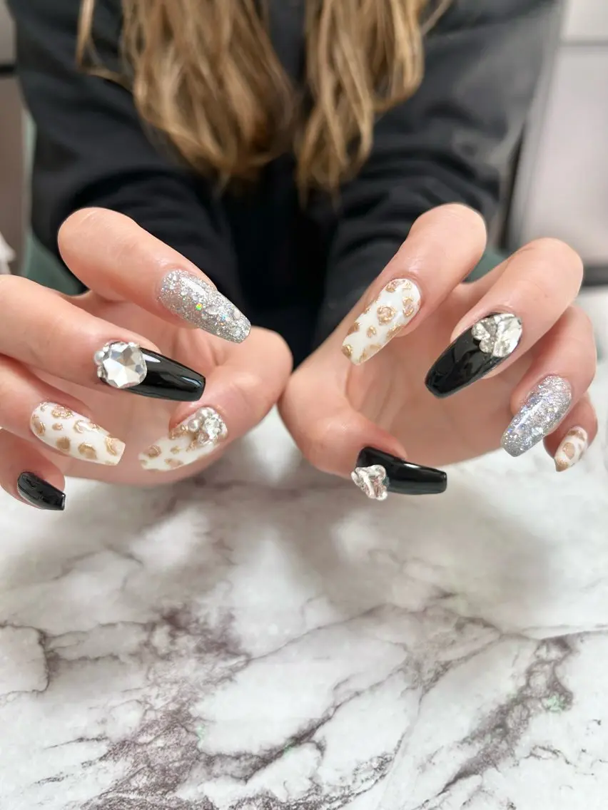 ネイル ハンドネイル フットネイル TESORO nailのネイルデザイン