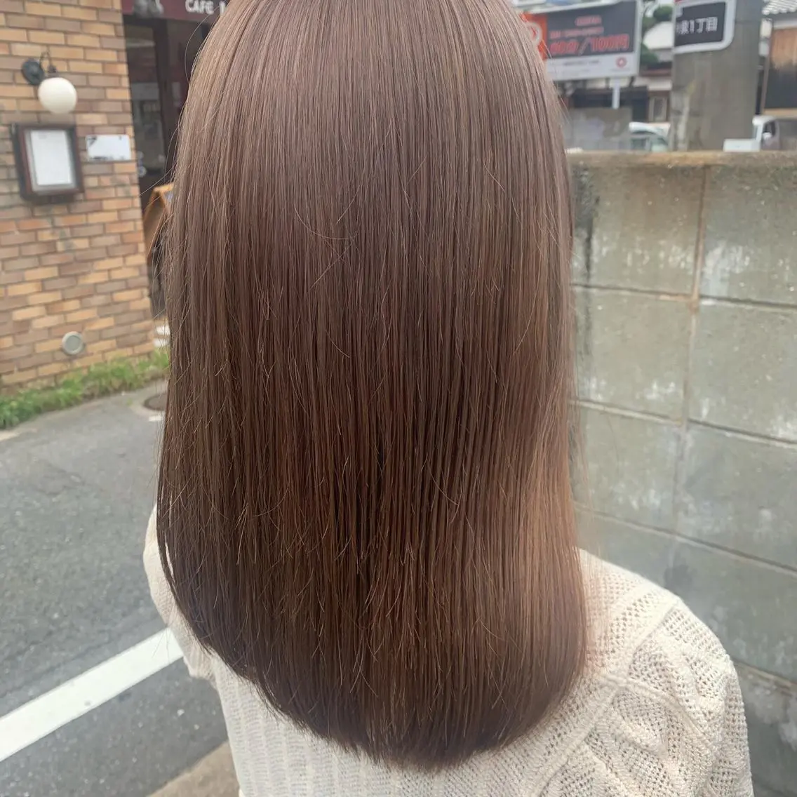 セミロング カラー ベージュカラー ブリーチ カット ヘアカラー トリートメント hubhair レイヤー/透明感のヘアスタイル