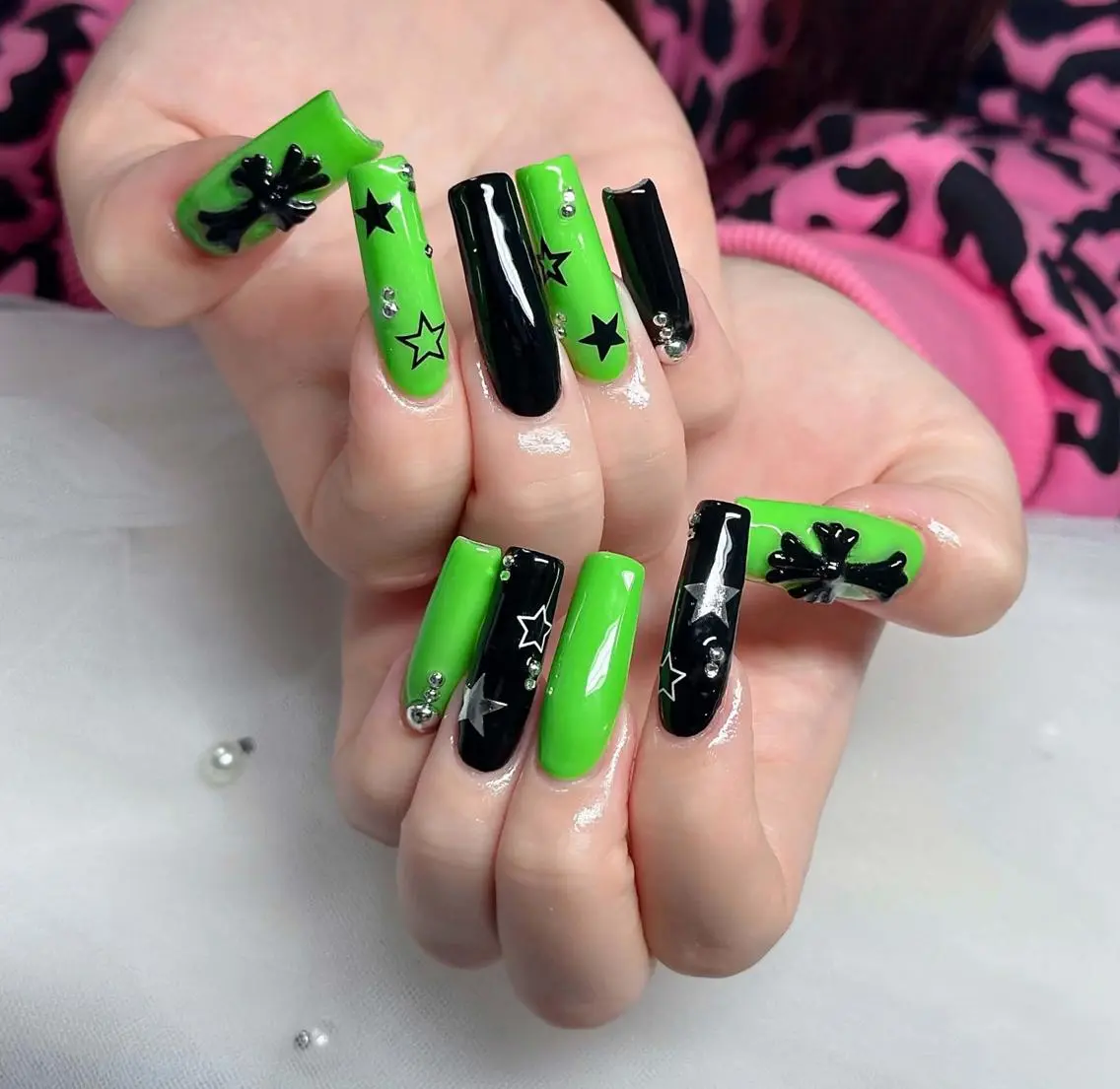 ネイル フレンチネイル ジェルネイル ハロウィン マグネットネイル ネイルチップ ハンドネイル neco H.babynailのネイルデザイン