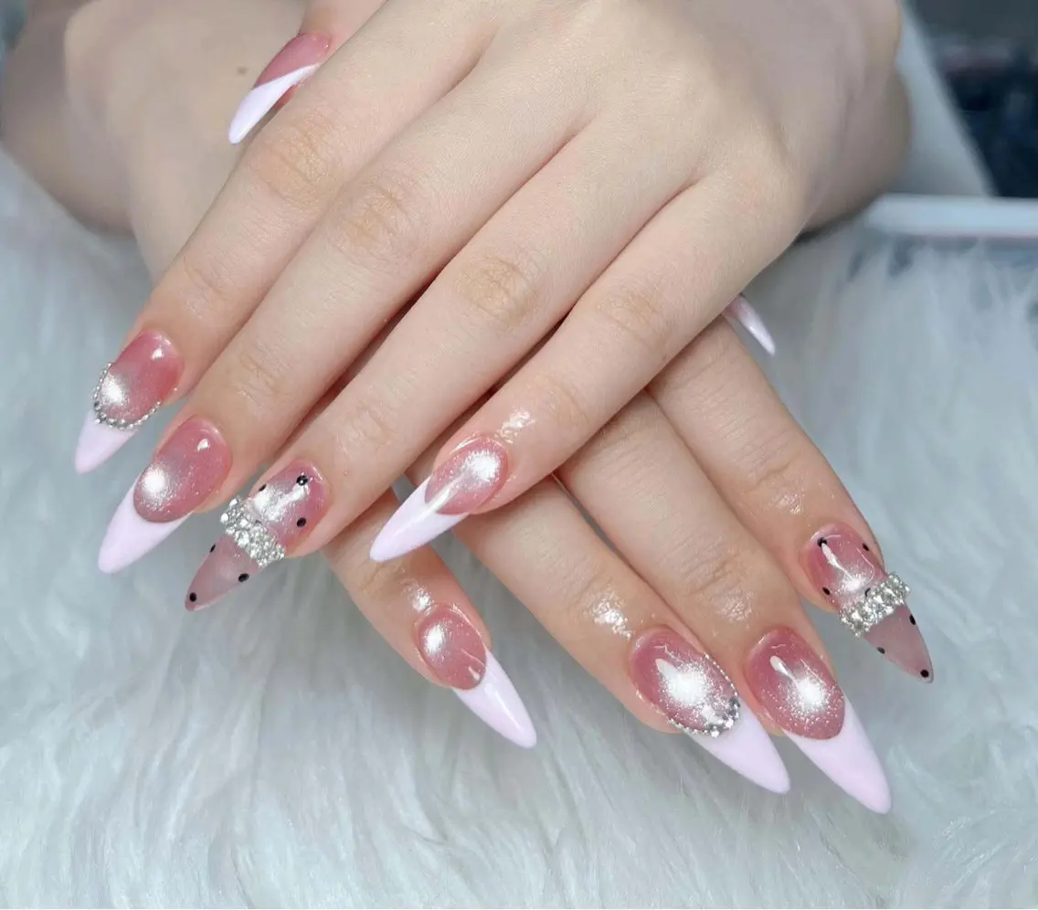 ネイル AURA NAIL🎀💅のネイルデザイン